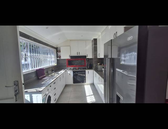 3 BEDROOM FREESTANDING FOR SALE IN WESTBROOK